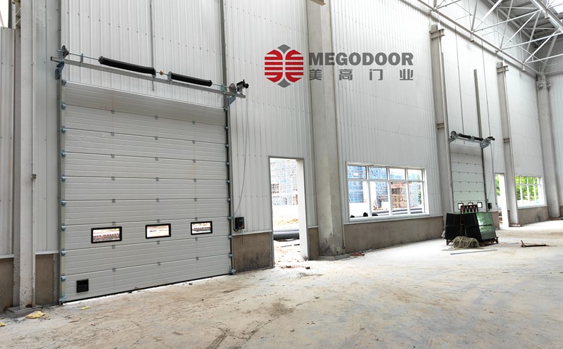 南通夹芯保温板工业提升门产品技术说明缩略图