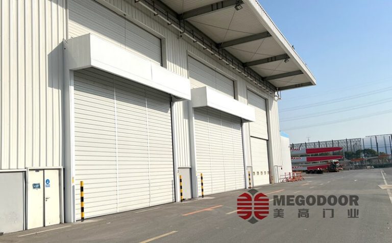 南通化妆品工厂青睐硬质快速升降门缩略图