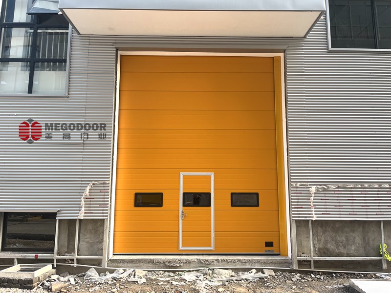 南通高风压环境专业解决方案:美高抗风电动遥控工业提升门插图1 南通高风压环境专业解决方案:美高抗风电动遥控工业提升门插图1