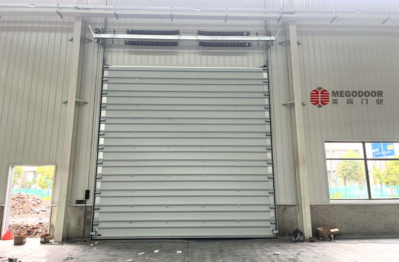 南通高风压环境专业解决方案:美高抗风电动遥控工业提升门插图2 南通高风压环境专业解决方案:美高抗风电动遥控工业提升门插图2