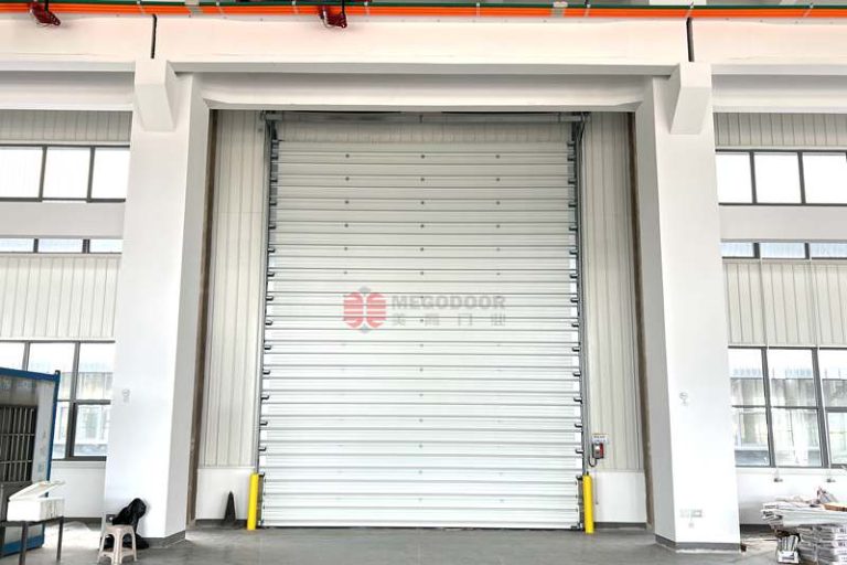 南通大型厂房为什么选择抗风提升门？一篇看懂工厂电动门选购要点缩略图