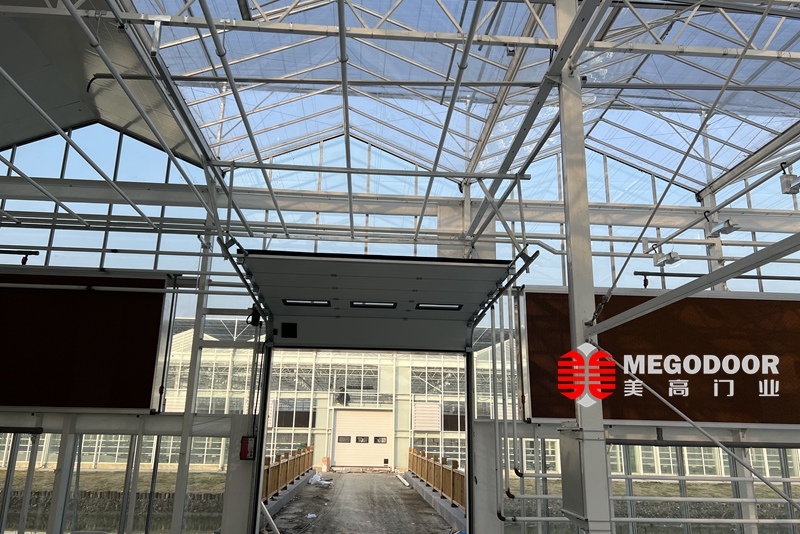 温室大棚用快速门、保温提升门怎么选？美高门业助力南通温室环境稳定运行插图1