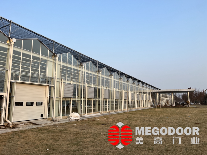 温室大棚用快速门、保温提升门怎么选？美高门业助力南通温室环境稳定运行缩略图