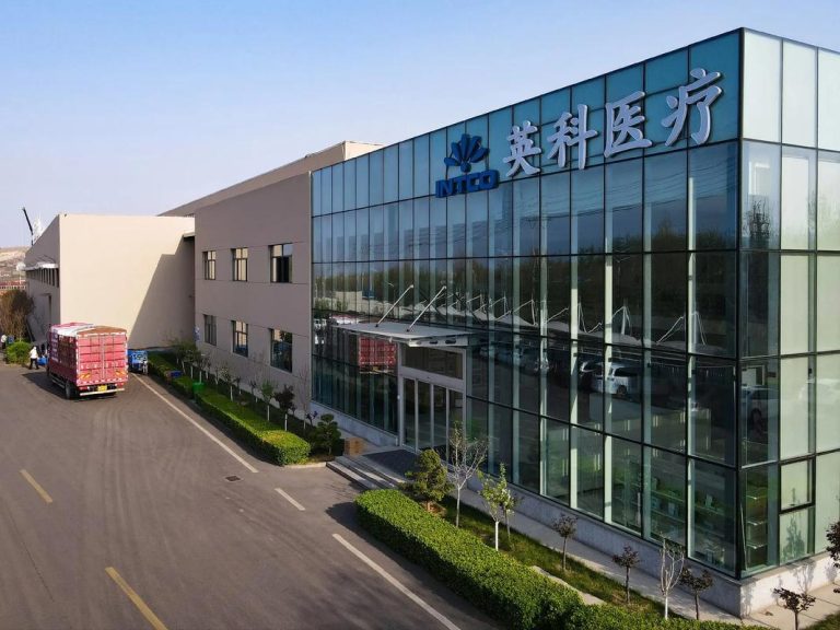 江苏英科医疗安装美高电动提升门缩略图 江苏英科医疗安装美高电动提升门缩略图
